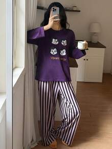 DAZY Bộ đồ ngủ nữ gồm áo thun rộng in hình hoạt hình và quần pajama kẻ sọc. - Màu tím - Xem 5