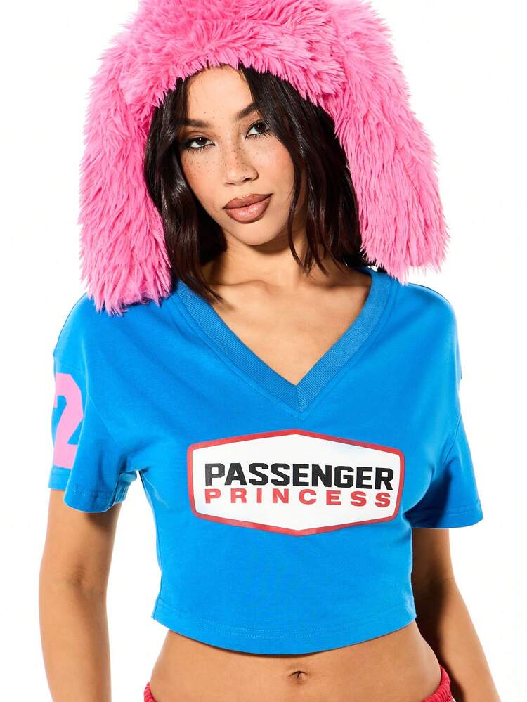 SUMWON WOMEN Cropped V-Neck Graphic Tee With Text Print