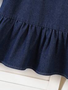Elladie kids 女童休闲牛仔连衣裙，春夏款，深蓝色，细肩带蝴蝶结设计，荷叶边下摆，宽松牛仔背带裙，面料柔软舒适，适合上学、通勤和日常外出穿着。 - 深色水洗藍 - 查看 4