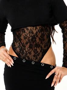 SUMWON WOMEN 长袖蕾丝拼接连体衣，圆领设计，适合秋冬季晚间场合穿着 - 黑色 - 查看 7