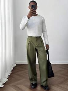 HUEFORM Pantalones rectos de color verde militar sólido minimalistas para uso casual y diario de los hombres - Verde militar - Ver 7
