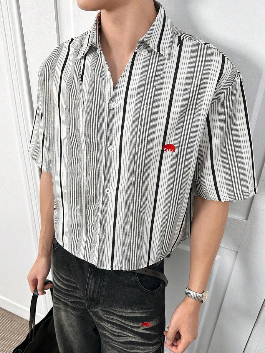 Manfinity RebelGame Men's Contrast Stripe Print Short Sleeve Shirt - Grey - View 1