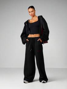 MISSGUIDED Kiss Print Red Lips Graphic Full Zip Hooded Sweatshirt For Fall Winter Casual Streetwear Style - Black - View 3