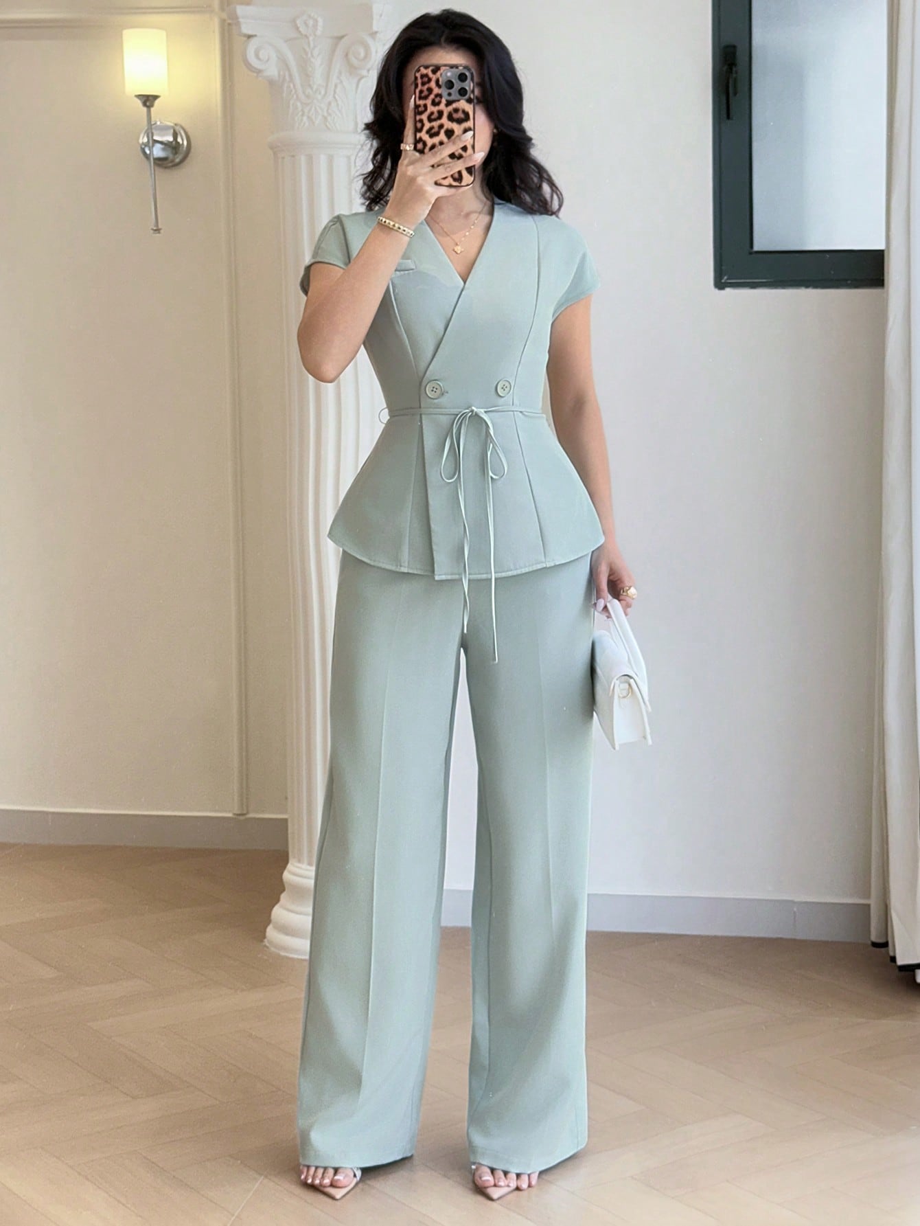 Feyla بدلة كاجوال أنيقة بأكمام قصيرة وخصر مربوط، م...