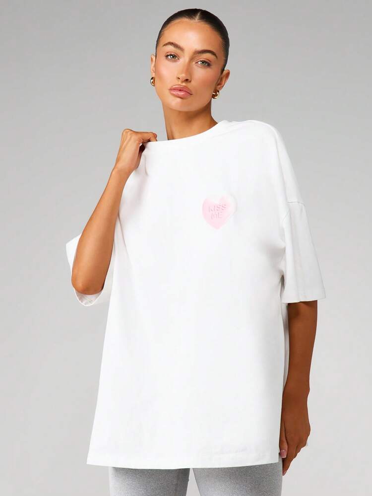 MISSGUIDED Oversized Grafik T-Shirt mit Textdruck, Kurzarm Rundhals Shirt mit Herz Detail