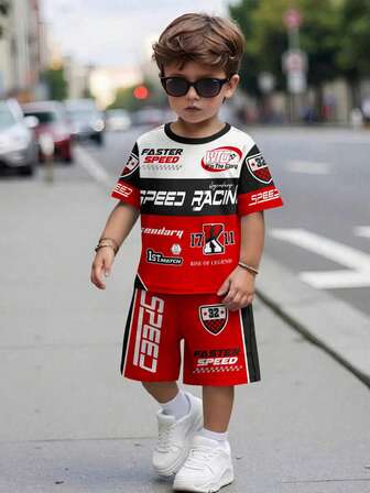 SHEIN 休闲简约赛车图案印花圆领短袖T恤和短裤两件套，适合小男孩，适合夏季