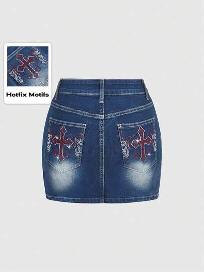 Grunge Punk Minifalda de mezclilla con abertura en el abdomen y bolsillos, decorada con cristales de cruz y alas en estilo retro Y2K