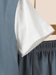 SHEIN 2pcs/Set Toddler Boys' Summer Outfit, Includes Hooded Short Sleeve T-Shirt With Textured Knit Fabric And Contrasting Stitched Applique, Paired With Patchwork Sports Shorts With Contrast Riding Character Print, Sporty And Suitable For Daily Wear, Vacation, Sports, School, Festivals - Dusty Blue - View 4