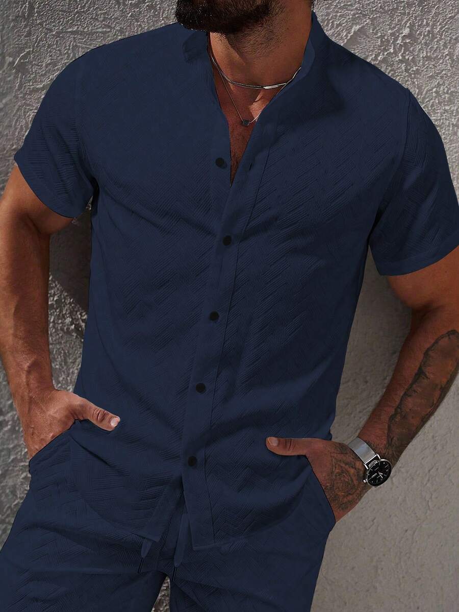 Manfinity CasualCool 男士白色休闲短袖立领衬衫 - 藏蓝色 - 查看 1
