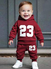SHEIN 男婴 2 件套连帽衫、字母印花夹克和字母印花裤子，温暖舒适的服装