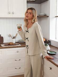 SHEIN 女士纯色针织仿羊绒睡衣套装，休闲长袖上衣和长裤，饰有蝴蝶结 - 杏色 - 查看 3