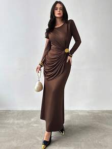 Firerie Women's Solid Brown Overlapping V-Neck Batwing Sleeve Pleated Elegant Dress - بني مخاوي - مشاهدة 2