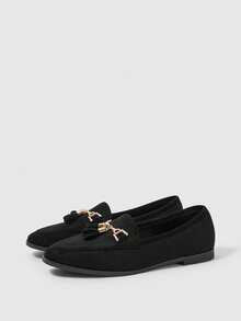 Sleekvia Sepatu Flat Wanita Kasual Serbaguna untuk Perjalanan, Dekorasi Metal, Cocok untuk Hari Valentine - Hitam - View 10