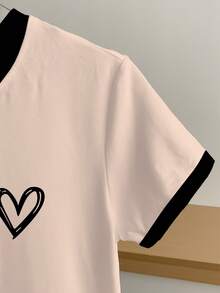 Resyla Camiseta de mujer de manga corta con cuello redondo y estampado de corazón en bloques de color - Rosa Pálido - Ver 4