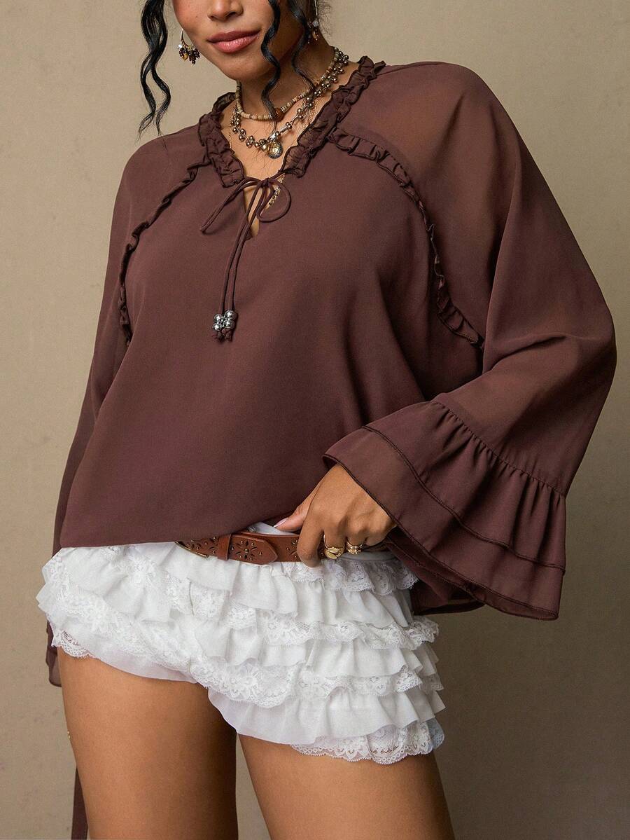 SHEIN LUNE 加大码系领蝴蝶结荷叶边灯笼袖雪纺咖啡棕色面料收腰下摆女士休闲宽松优雅OL秋季上衣，棕色上衣，优雅法式休闲衬衫，适合春、秋、夏穿着。乡村音乐节上衣，音乐节衬衫，飘逸优雅的棕色喇叭袖宽松休闲衬衫，情人节、新年、情人节衬衫、女士度假、夏季假期、女士休闲衬衫、女士优雅衬衫、派对上衣
