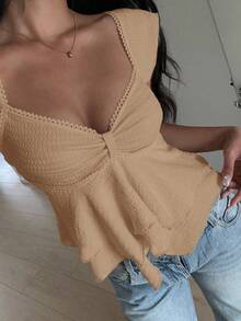 SHEIN EZwear 女士纹理针织荷叶边下摆甜心领短袖优雅T恤，锐舞上衣 - 卡其色 - 查看 2