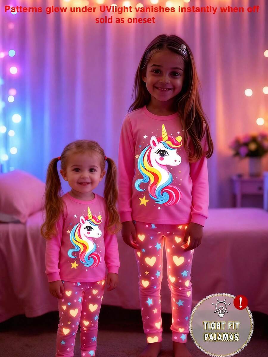 SHEIN Playful Pals Conjunto de pijama infantil para meninas, composto por blusa de manga comprida com estampa de unicórnio que brilha no escuro e calça legging com estampa de coração e estrela. Macio e confortável, perfeito para o outono. - Rosa - Ver 1