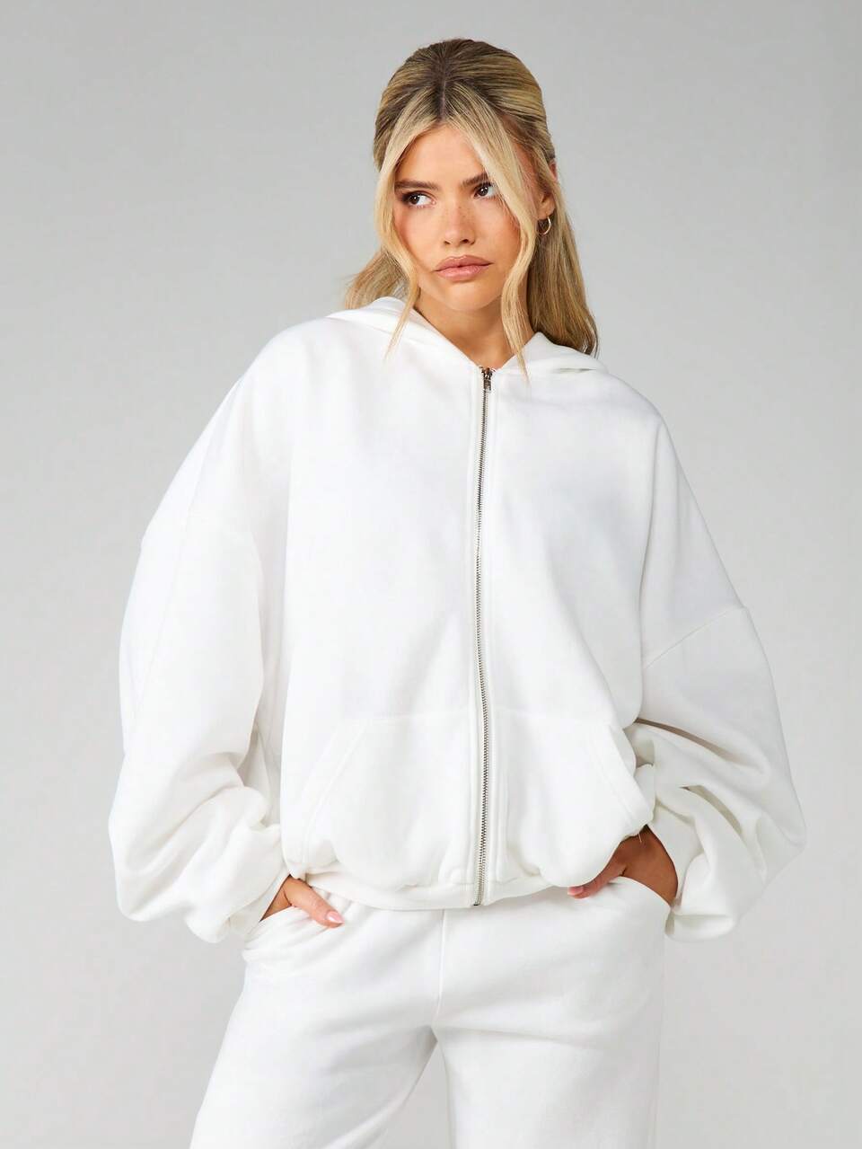 MISSGUIDED Women I Love Me Statement Graphic Print White Hoodie Long Sleeve Pullover With Drawstring Hood Self Love Empowerment Sweatshirt Casual Comfort Wear