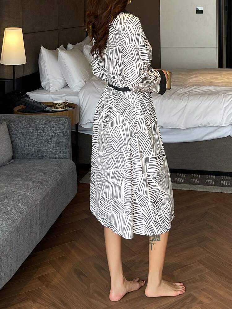 Women's Long Robe With Striped Pattern And Contrast Color Collar, Autumn/Winter