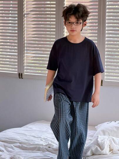 DAZY Tween Boy Solid Color Crew Neck Short Sleeve T-Shirt And Plaid Pants Pajama Set