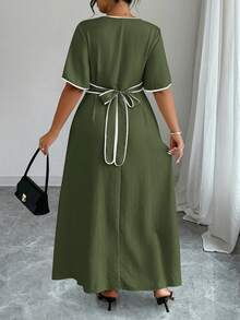 Vestido midi elegante de talla grande para mujer con cuello en V, contraste de ribete, mangas de vuelo y abertura alta en la cintura - Verde Oliva - Ver 2