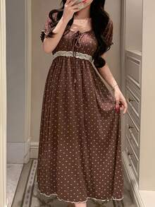 DAZY 法式花卉褶皱系带蕾丝拼接腰部长款睡裙，女士睡衣连衣裙 - 棕色 - 查看 1