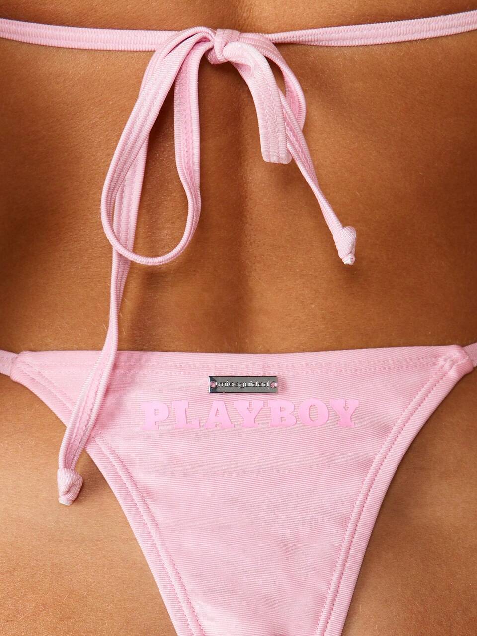 Missguided x Playboy Ensemble de bikini triangle avec détails de liens et encolure à lacets pour la plage, les vacances d'été, les fêtes de piscine