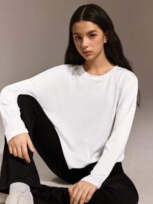 SHEIN 1pc Teen Girls White Long Sleeve Sports T-Shirt With Fashionable Hollow-Out Back Design - White - View 2