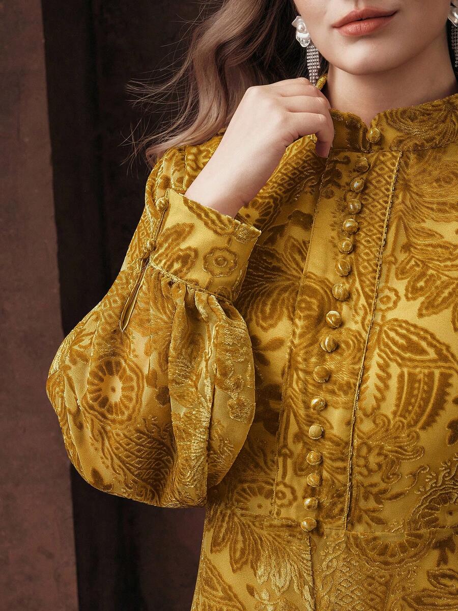 Anewsta Đầm maxi dài tay cổ đứng dáng vintage, cài khuy giả, tay dài, thắt eo, chất liệu nhung khoét rỗng, họa tiết dập nổi, phong cách Trung Đông thanh lịch, thích hợp cho mùa Thu/Xuân. - Vàng - Xem 1