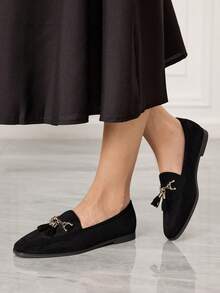 Sleekvia Sepatu Flat Wanita Kasual Serbaguna untuk Perjalanan, Dekorasi Metal, Cocok untuk Hari Valentine - Hitam - View 5