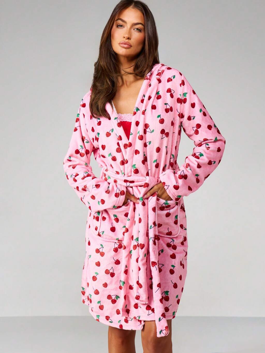 MISSGUIDED roupão felpudo com estampa de cerejas e cinto.