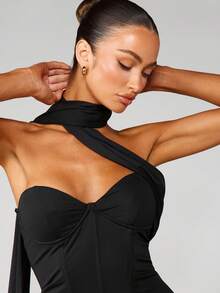 MISSGUIDED 露背紧身迷你连衣裙，束胸式设计，褶皱垂褶裙摆，弹力针织面料，晚宴派对礼服 - 黑色 - 查看 4