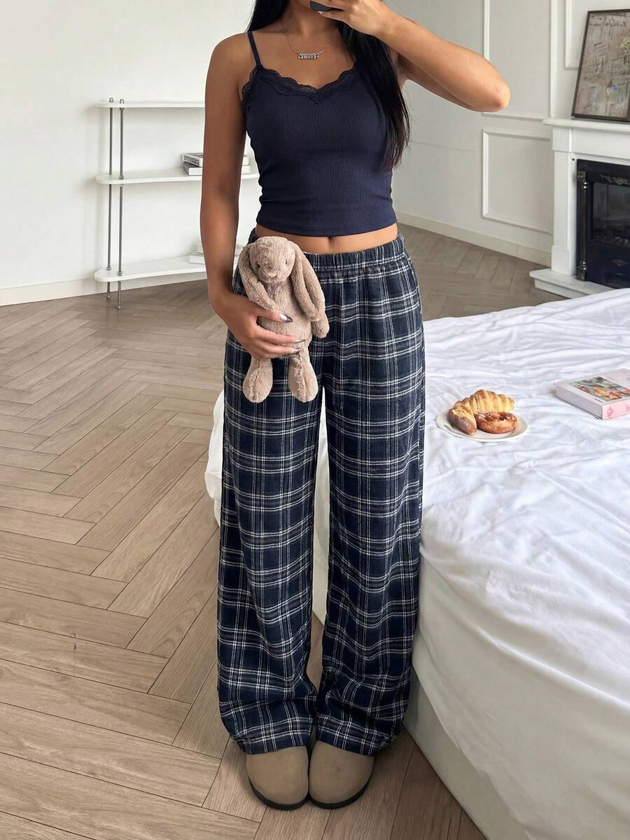 Conjunto de ropa de estar en casa para adolescentes con camiseta de tirantes de encaje con cuello en V de color contrastante y pantalones a cuadros - Multicolor - Ver 1