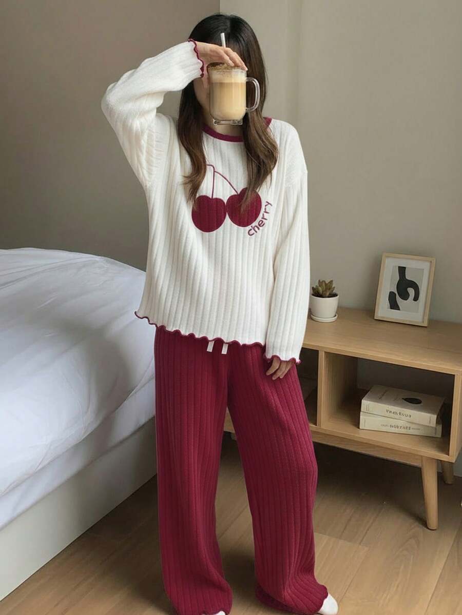 SHEIN Vintaside Kids 少女睡衣套装 - 两件套睡衣,樱桃印花罗纹两件套睡衣,奶油色/酒红色圆领长袖上衣,抽绳阔腿裤,家居服,四季皆宜,适合假日穿着,2026 年送礼佳品,舒适休闲,轻松自在,可爱时尚 - 紅色 - 查看 1