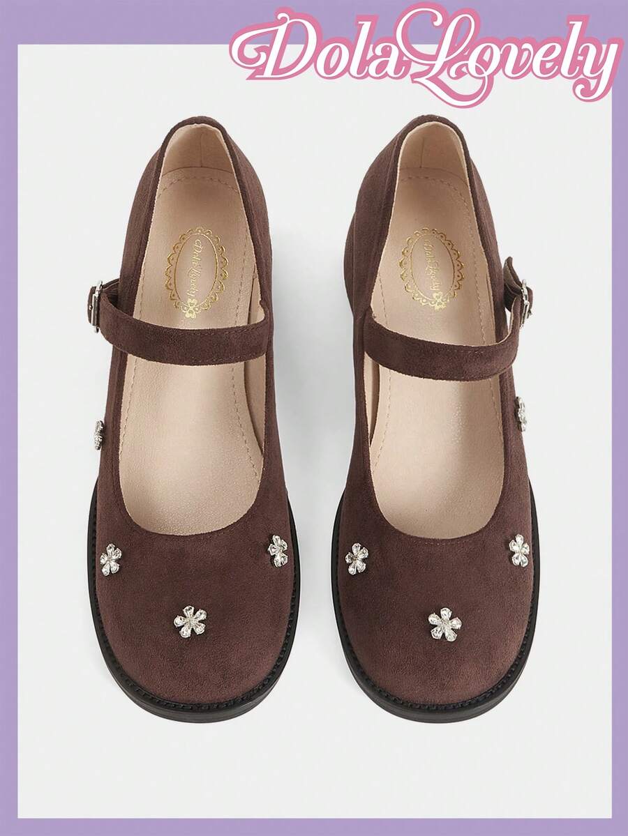 Dola Lovely 女士棕色绒面革可爱圆头粗跟玛丽珍鞋，适合万圣节、圣诞节、感恩节 - 棕色 - 查看 1