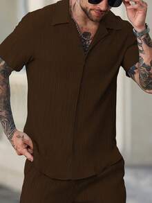 Manfinity Homme Camisa casual de manga corta con botones delanteros de unicolor para hombres, de verano - Café integral - Ver 4