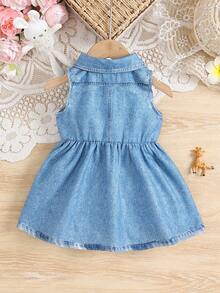 SHEIN 1件女婴翻领纽扣无袖牛仔印花卡通动物图案可爱时尚百搭复古浅蓝色休闲连衣裙，带假口袋，夏季新品 - 藍色 - 查看 2