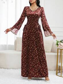Al Najma 女士V领插肩喇叭袖系腰碎花复古阿拉伯风长裙 - 酒紅色 - 查看 3
