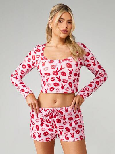 Missguided x Playboy 입술 프린트 긴팔 크롭탑과 반바지 세트