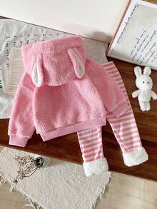 SHEIN 2pcs Setelan Bayi Perempuan: Hoodie Bordir Kelinci dan Celana Bergaris Merah & Putih dengan Hiasan Bulu Putih, Modis & Lucu - Berwarna merah muda - View 2