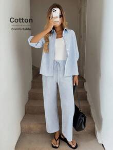 SHEIN LUNE Conjunto informal de 3 piezas para mujer para el aeropuerto: Camisa de punto con abertura delantera a rayas azules y blancas, pantalones a juego a rayas azules y blancas, y top blanco de primavera/verano - Azul y blanco - Ver 1