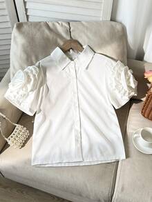 SHEIN بلوزة قصيرة الأكمام جميلة مزينة بزهور ثلاثية الأبعاد ذات لون واحد للفتيات المراهقات - أبيض - مشاهدة 3