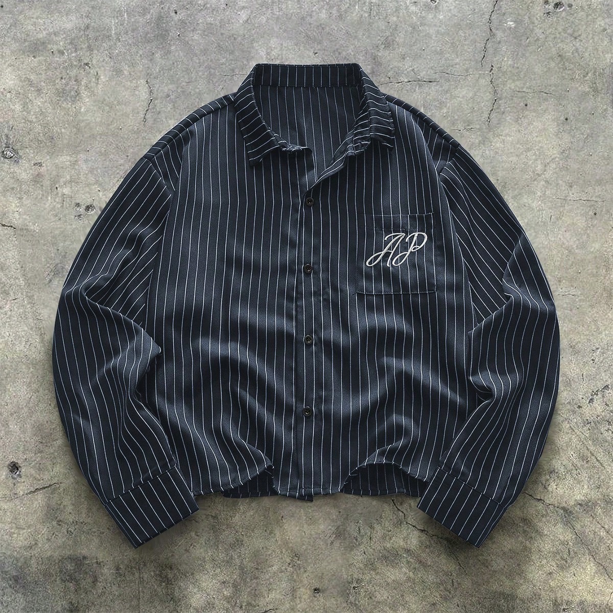 Camisa casual de manga larga de solapa única con bordado de letras y rayas para hombre