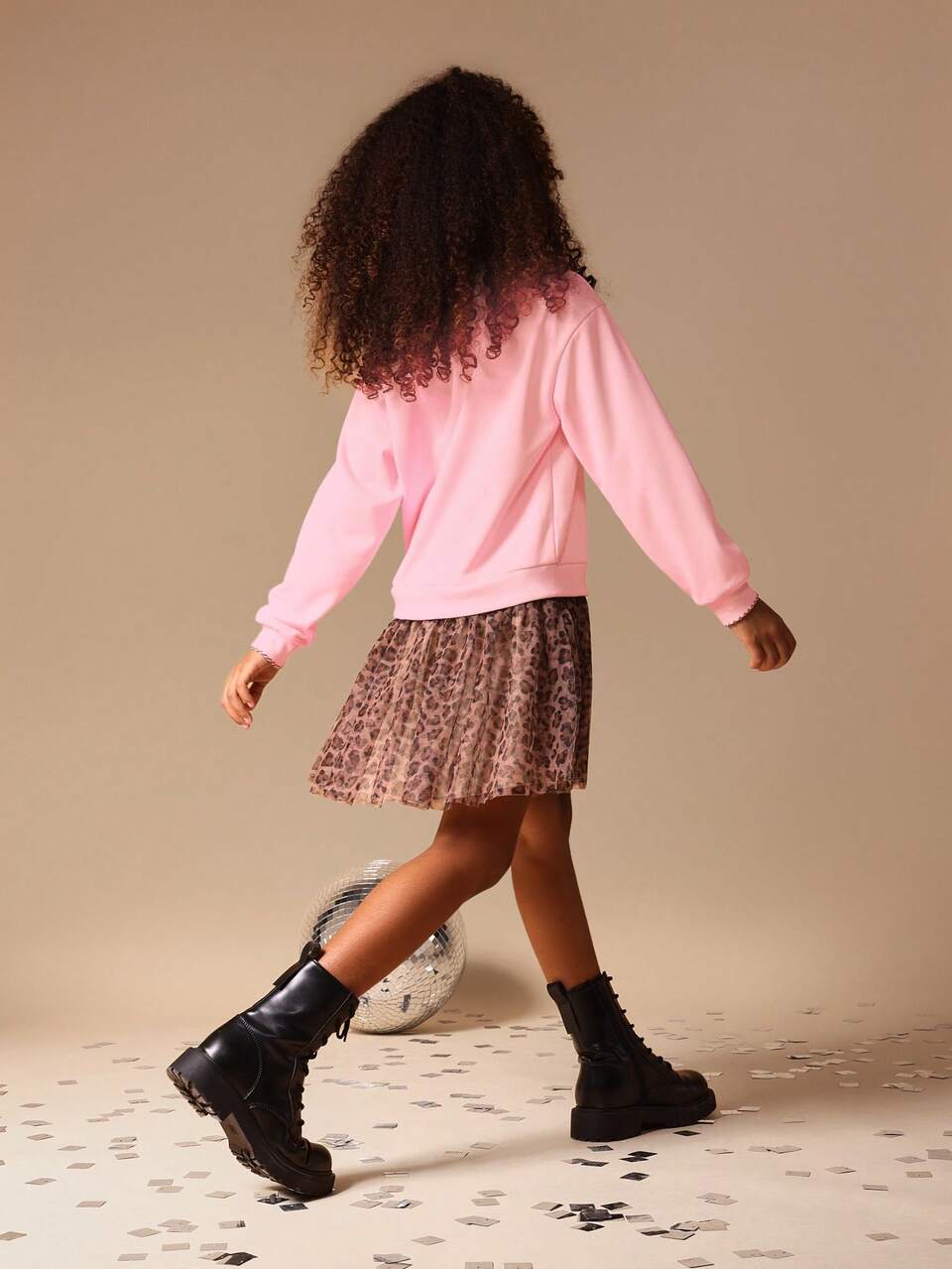 Leopardenmuster-Tüllkleid mit passendem Sweatshirt-Top