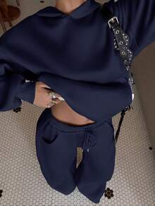 SHEIN EZwear 女士秋冬保暖连帽衫和宽松运动裤两件套，舒适百搭；女士阔腿裤两件套，休闲居家两件套，舒适百搭。 - 藏蓝色 - 查看 4