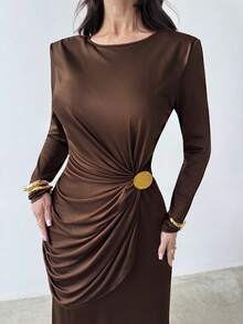 Firerie Women's Solid Brown Overlapping V-Neck Batwing Sleeve Pleated Elegant Dress - بني مخاوي - مشاهدة 4
