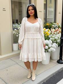 SHEIN LUNE Plus Size White Sweetheart Collar Long Sleeve Pleated Ruffle Hem Dress,Autumn Curve Party Women's Clothing,Casual Holiday Essentials,Country Outfit - Beige - View 5