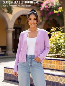 Cárdigan de punto grueso con tacto tipo cashmere, suave y acogedor. Su diseño holgado crea un look relajado y actual. Disponible en 8 colores y dos rangos de tallas, combina con mezclilla o básicos para crear conjuntos cómodos y femeninos para el día a día - LILA - Ver 4