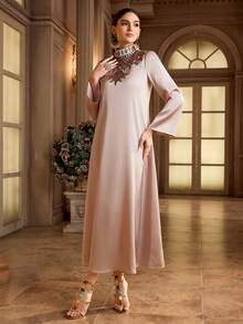 Al Najma 女士优雅阿拉伯传统长袖立领连衣裙 - 杏色 - 查看 7