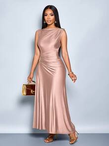 SOLERSUN An Elegant, Fitted Dress Adorned With Rose Gold Embellishments, Perfect For Both Work Dining Dining And Parties. Summer - Baby Pink - View 5